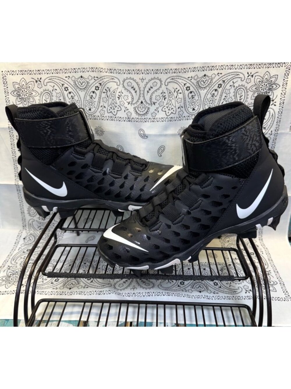 Nike Alpha Menace Varsity 3 Black White Football Cleats AQ7722-001 Mens 7.5 EUC